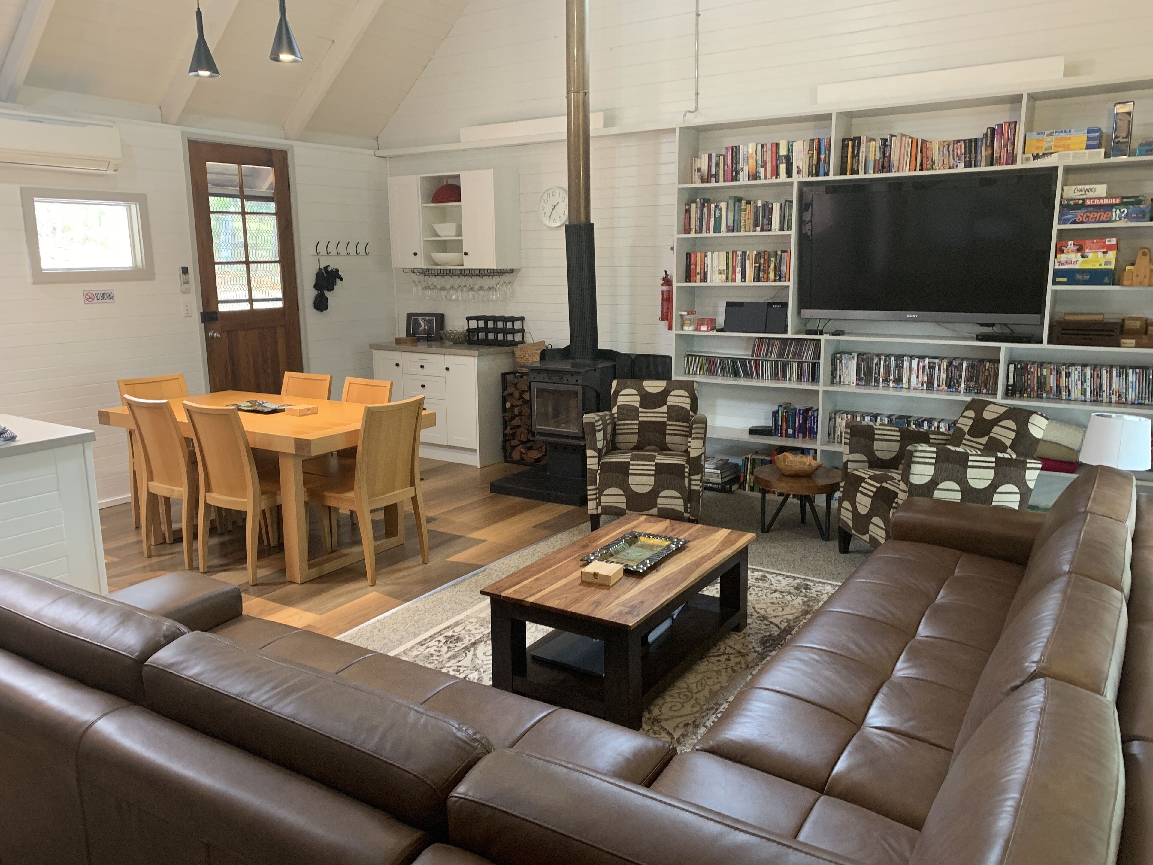 TV, fireplace, DVD player, books
