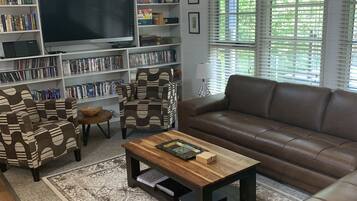 TV, fireplace, DVD player, books