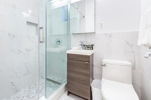 Bathroom - One Bedroom in Chelsea, Near High Line & Museums (New York)