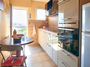 Frigorifero, microonde, forno, tostapane