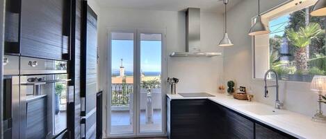 Kühlschrank, Ofen, Herdplatte, Geschirrspüler