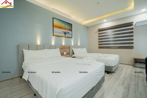 Deluxe-Apartment | Minibar, Zimmersafe, individuell eingerichtet, Schreibtisch