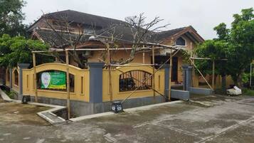 Bagian depan properti