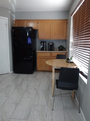 Dining - Spacious Home With Mountain Views (Yuma)