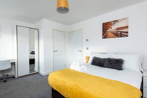 2 chambres, fer et planche à repasser, Wi-Fi, literie fournie