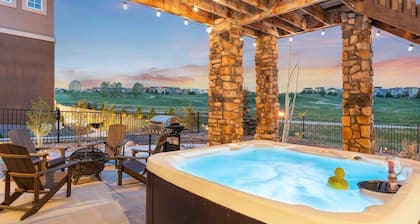 Sunset Casa: Golf & Lake Views, Hot Tub, Fire Pit, Sleeps 16