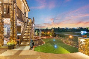 Property grounds - Sunset Casa: Golf & Lake Views, Hot Tub, Fire Pit, Sleeps 16 (Aurora)