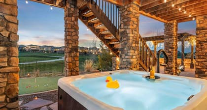 Sunset Casa: Golf & Lake Views, Hot Tub, Fire Pit, Sleeps 16