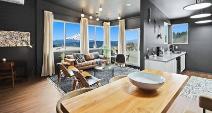 The Mountain View Penthouse in the heart of downtown White Salmon, loft 18