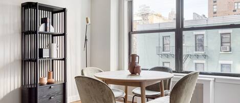 تناول الطعام