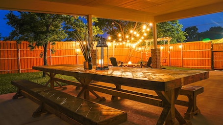 Outdoor dining