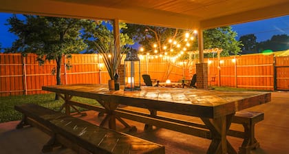 4 BR , Large Yard with HOT TUB, Fire pit,Basket ball hoop