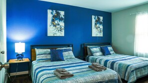 4 habitaciones, tabla de planchar con plancha, wifi y ropa de cama