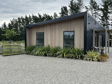 Exterior. Modern studio unit - Lifestyle property located 4.6km from town