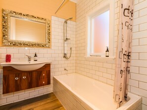 Bañera y secador de pelo