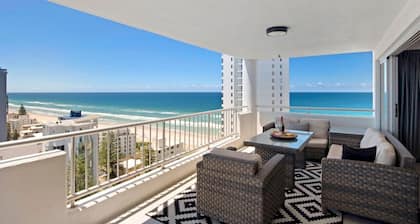 City Skyline Retreat w/ Balcony and Stunning Views