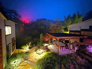 Terrace/patio - Exclusive R.river Retreat@Steelhead Beach Park, Hot tub, upscale outdoor kitchen (Forestville)