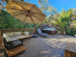 Terrace/patio - Exclusive R.river Retreat@Steelhead Beach Park, Hot tub, upscale outdoor kitchen (Forestville)