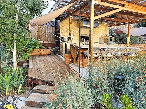 Exclusive R.river Retreat@Steelhead Beach Park, Hot tub, upscale outdoor kitchen