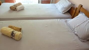 2 bedrooms, iron/ironing board, Internet, bed sheets