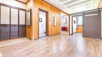 Basic Room, 1 Bedroom (C 101) | 1 bedroom, WiFi (free)