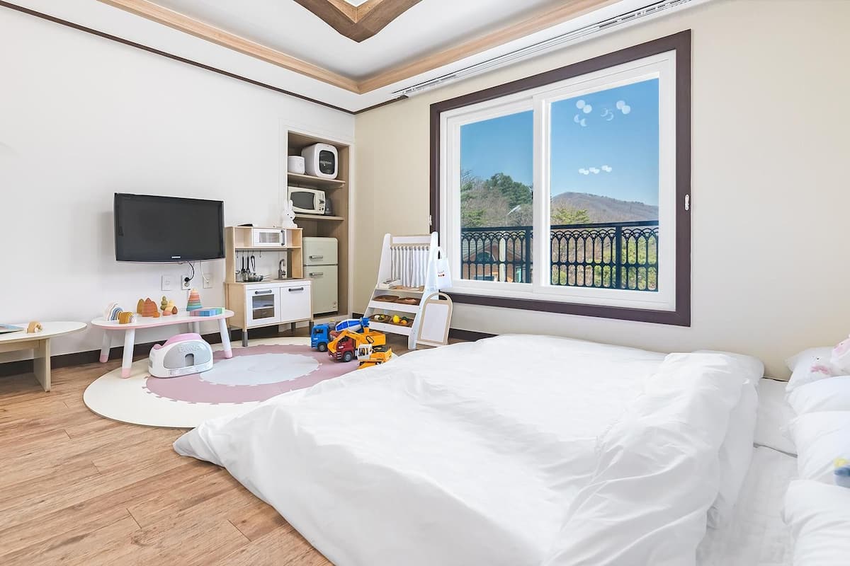 Chambre, 1 chambre (Sagwa - Kidsroom)