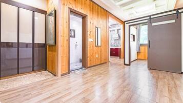 Habitación básica, 1 habitación (C 101) | 1 dormitorio y wifi gratis