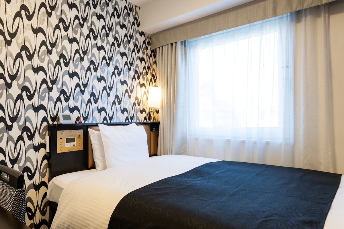 Down duvets, desk, blackout curtains, free WiFi