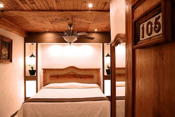 Quarto básico | Wi-Fi de cortesia, roupa de cama