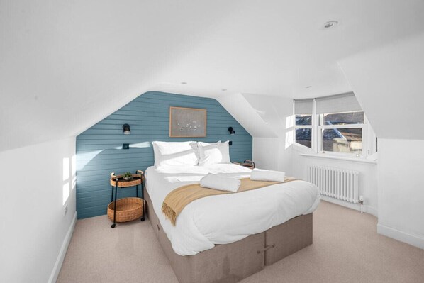 3 bedrooms, iron/ironing board, free WiFi, bed sheets