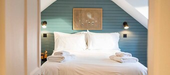 Regal Residence - Metropolitan Luxury