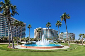 Alberca techada y alberca climatizada