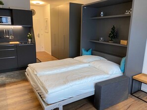 1 bedroom, in-room safe, WiFi, bed sheets