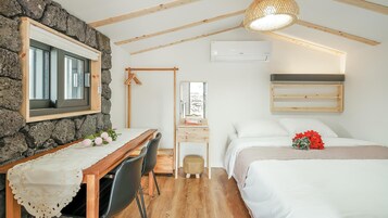 Basic Room, 1 Bedroom (moggeoli) | 1 bedroom, WiFi (free)