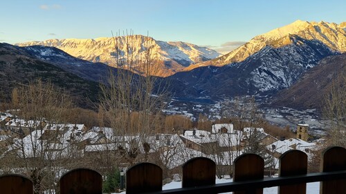 Tuhogarencerler apartment with views and sun