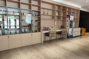 Lobby lounge - Kela Star Hotel (Shenyang Sujiatun Exhibition Center) (Shenyang)