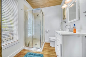 Bathtub, hair dryer
