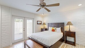 2 bedrooms, free WiFi, bed sheets - First Floor Condo, Shared Pool and Grill, Boardwalk (Port Aransas)