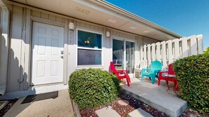 Terrace/patio - 2nd Floor, Shared Pool, Boardwalk to Beach (Port Aransas)