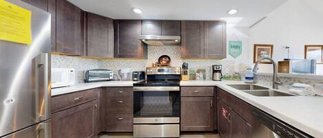 Fridge, microwave, oven, stovetop