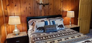 2 bedrooms, iron/ironing board, free WiFi, bed sheets - Cottage #3 near a Creek & Pond on Mt. Lassen (Shingletown)