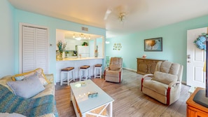 TV - Ground Floor Condo, Boardwalk to Beach, Shared Pool and Grill (Port Aransas)