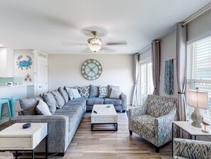 TV - Second Floor Condo, Shared Pool, Grills and Boardwalk (Port Aransas)