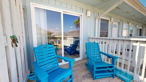 Terrace/patio - Second Floor Condo, Shared Pool, Grills and Boardwalk (Port Aransas)