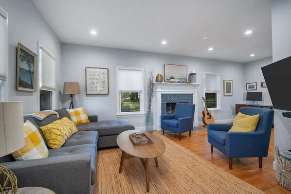 TV, offices - Fair Winds | Twin Charmer Walk to Downtown Mystic! (Mystic)