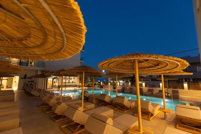Cabana Blu Hotel & Suites