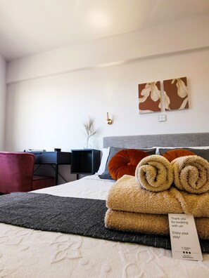 Deluxe Apartment | 2 bedrooms, free WiFi, bed sheets - Phaedrus Living: Seaside Residence Lighthouse 70 (Paphos)