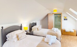 4 dormitorios, tabla de planchar con plancha, wifi gratis y ropa de cama