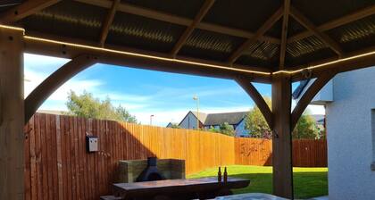 Eagle Lodge - Aviemore hot tub lodge