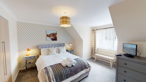 4 bedrooms, iron/ironing board, free WiFi, bed sheets